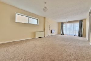 23' Living Room- click for photo gallery
